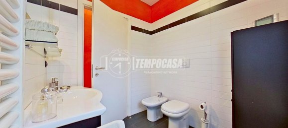 3-salle Appartement à Legnano, Italy No. 274446 7