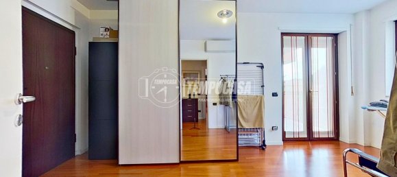 3-salle Appartement à Legnano, Italy No. 274446 26