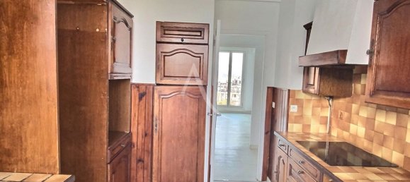 Apartamento de 2 dormitorios en Marseille, France No. 318606 9