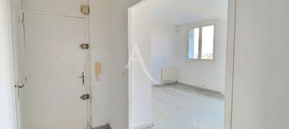 Apartamento de 2 dormitorios en Marseille, France No. 318606 7