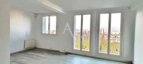 Apartamento de 2 dormitorios en Marseille, France No. 318606 5