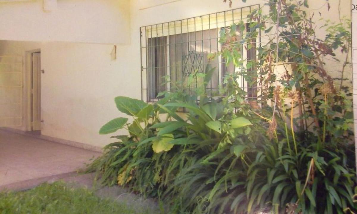 2 bedrooms House in Moreno, Argentina No. 14172
