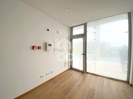 40m² Commercial property in Viseu, Portugal No. 89457