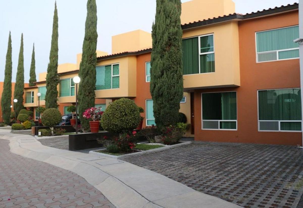 Casa de 3 dormitorios en Querétaro, Mexico No. 187493