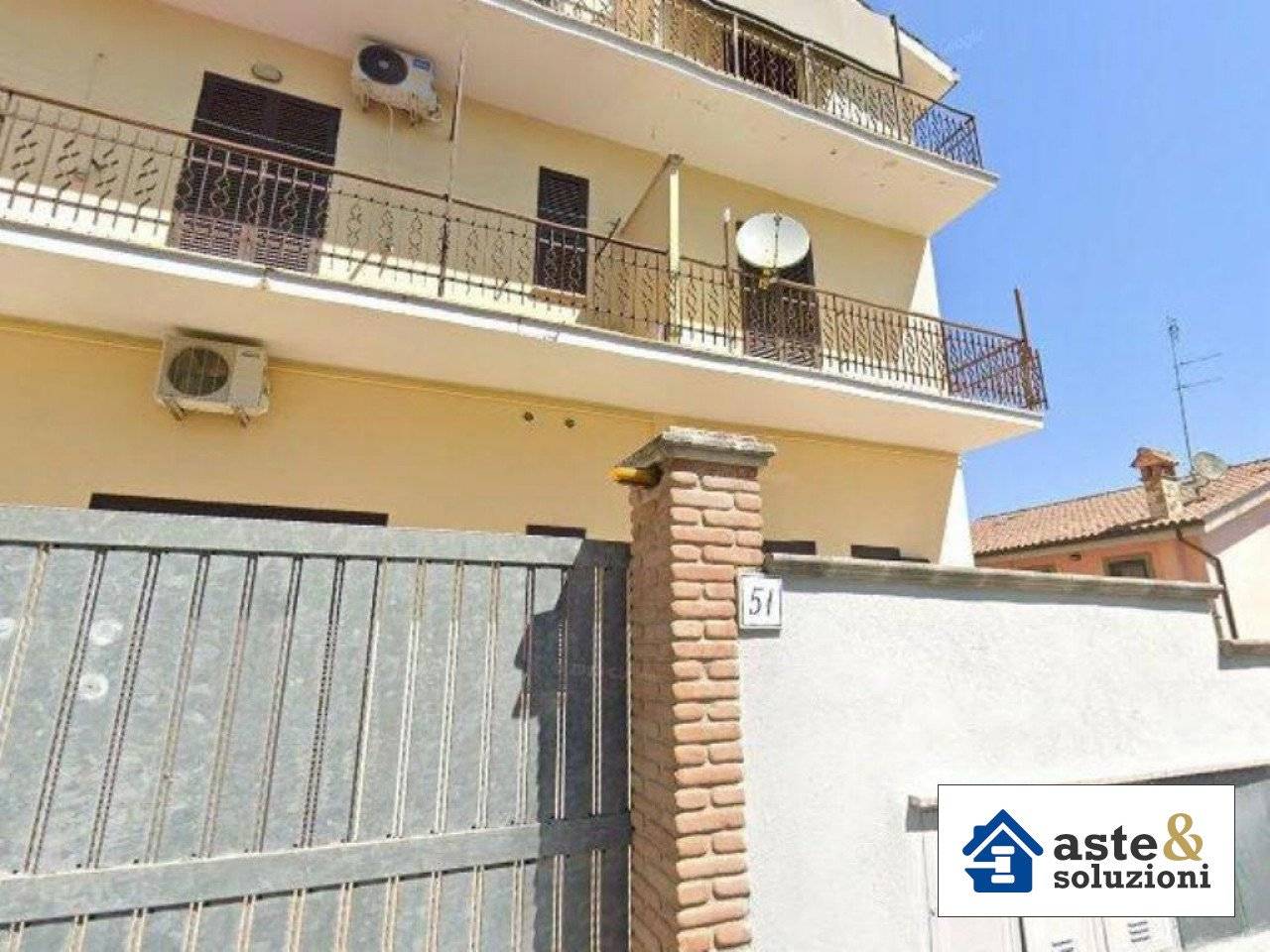 Propriété commerciale à Rome, Italy 465m² No. 385855