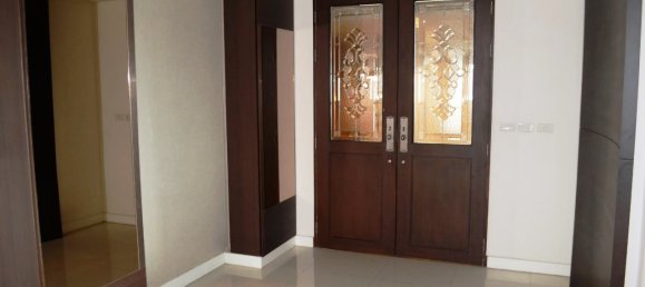 5 bedrooms Condo in Bangkok, Thailand No. 6788 8