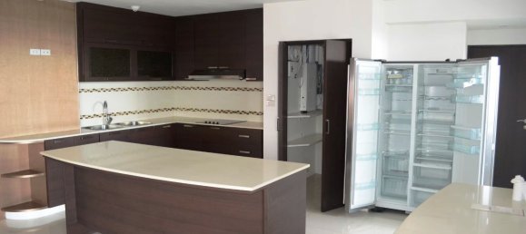 5 bedrooms Condo in Bangkok, Thailand No. 6788 3