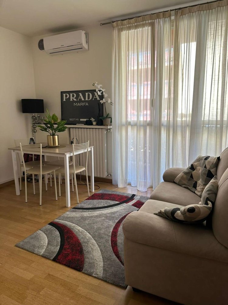 2 Schlafzimmer Wohnung in Milan, Italy, Nr. 392273