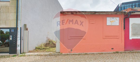 698m² Land in Porto, Portugal No. 34465 4