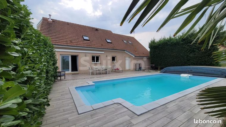 Casa T5 em Lons-le-Saunier, France N.º 353284
