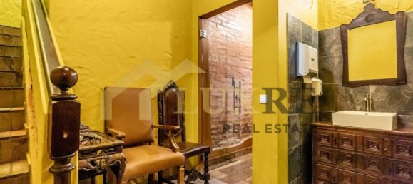 199m² Commercial property in Alvor, Portugal No. 67915 9