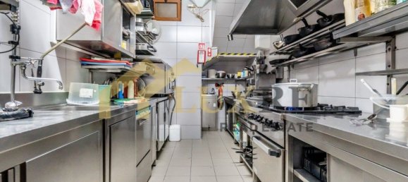 199m² Commercial property in Alvor, Portugal No. 67915 7