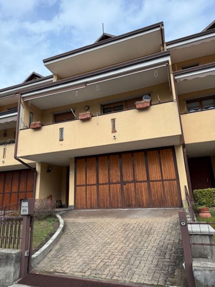 Casa de 8 divisões em Borgosesia, Italy N.º 167351