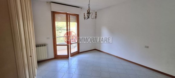 4 bedrooms Apartment in Borgo San Lorenzo, Italy No. 313409 8