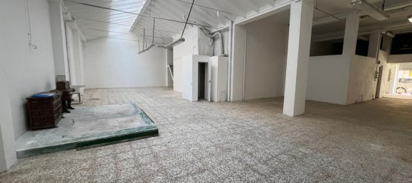 250m² Commercial property in Zaragoza, Spain No. 63660 4