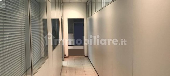 4 rooms Commercial property in Brescia, Italy No. 283574 2