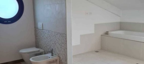 Дом с 3 спальнями в Монтескудо Монте Коломбо, Италия № 209359 8