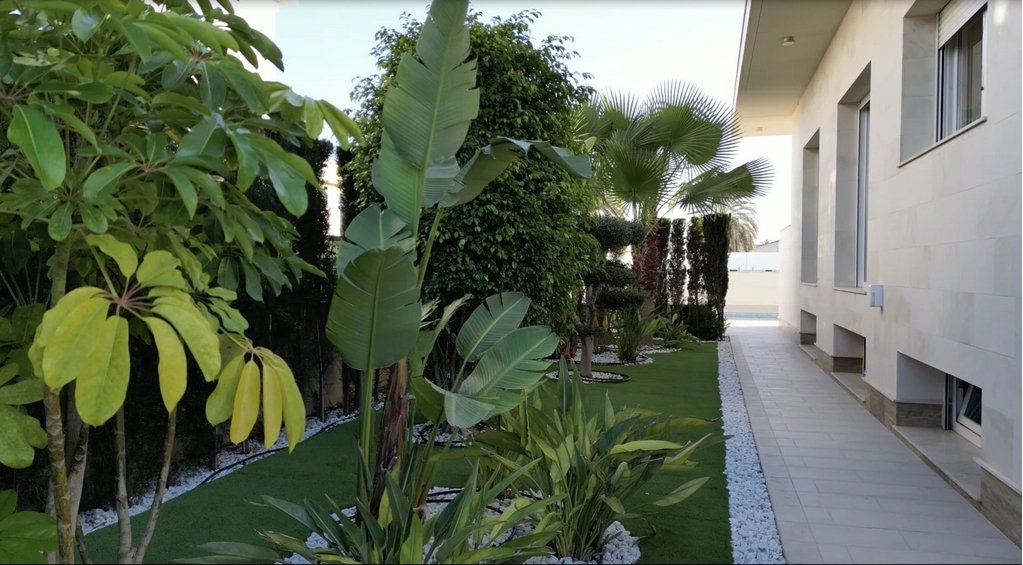 5 bedrooms House in Valencian Community, Spain No. 284755