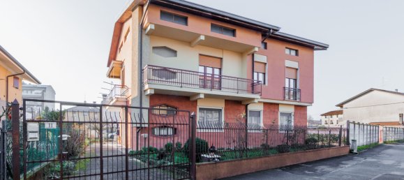 3 غرف نوم شقة في Mezzago, Italy رقم 226679 7