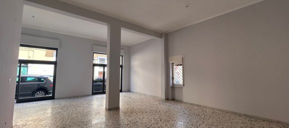 Gewerbliche Immobilie in Matera, Italy 81m², Nr. 254844 2