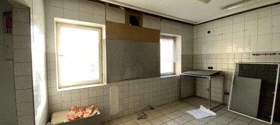 Edificio de 4 habitaciónes en Schwandorf, Germany No. 276285 11