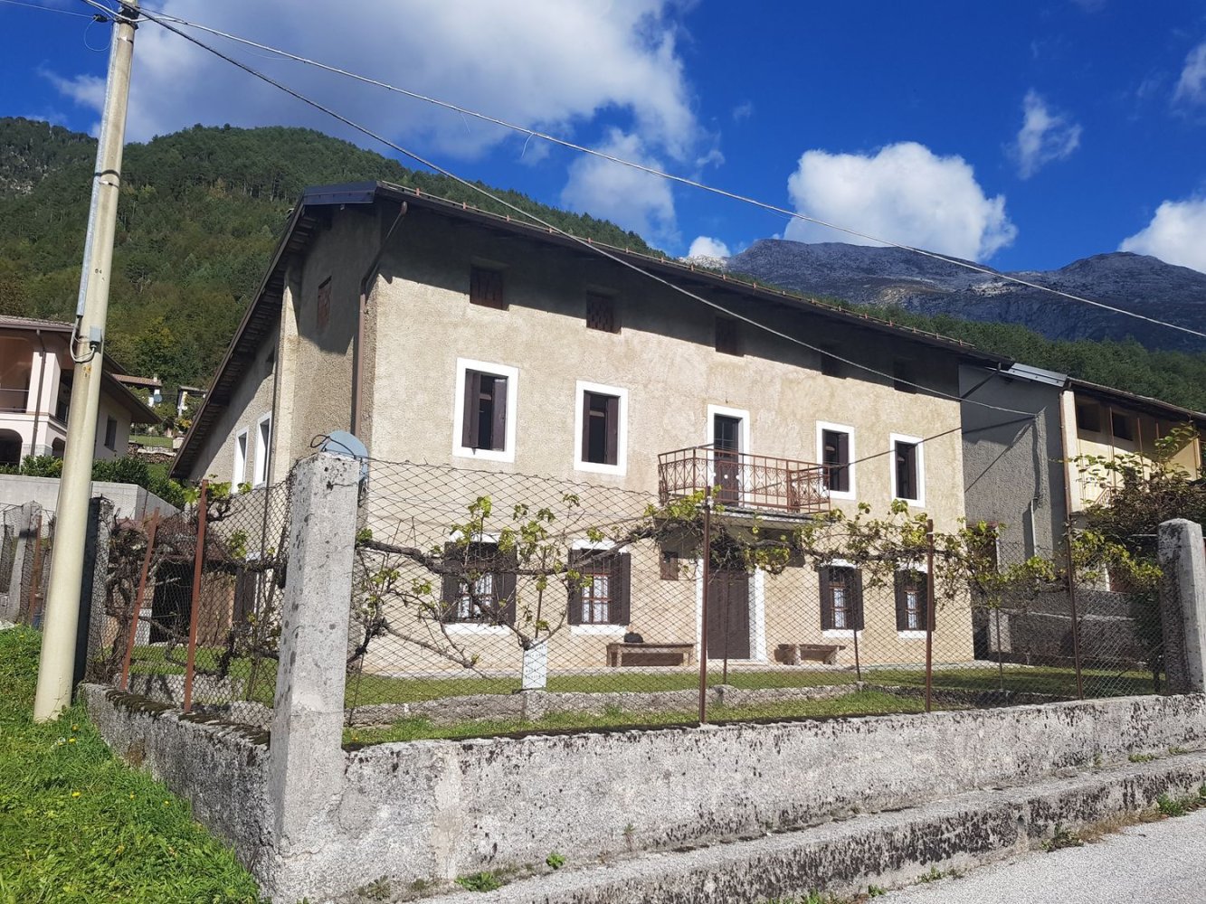Casa de 10 habitaciónes en Udine, Italy No. 71402