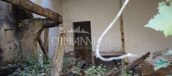 8 rooms House in Palaia, Italy No. 235959 7