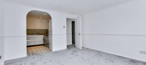 1 bedroom Apartment in Purley, United Kingdom No. 4883 16