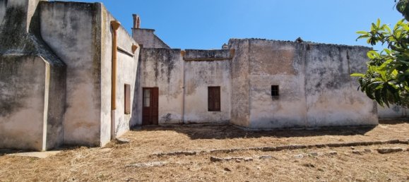 4 bedrooms House in Squinzano, Italy No. 140718 7