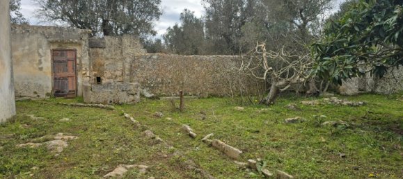 4 bedrooms House in Squinzano, Italy No. 140718 36