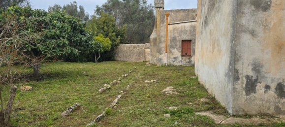 4 bedrooms House in Squinzano, Italy No. 140718 25