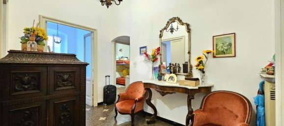 5 rooms Apartment in Genoa, Italy No. 201273 4