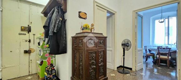 5 rooms Apartment in Genoa, Italy No. 201273 3