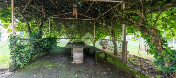 Дом с 10 комнатами в Вердзуоло, Италия № 18509 34