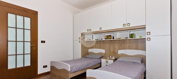 Apartamento de 3 habitaciónes en Chieri, Italy No. 265960 10