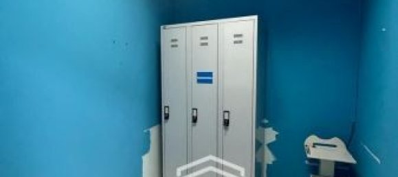 160m² Commercial property in Faro, Portugal No. 77720 21