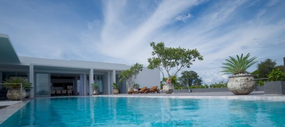 5 bedrooms Villa in Phuket, Thailand No. 5899 19