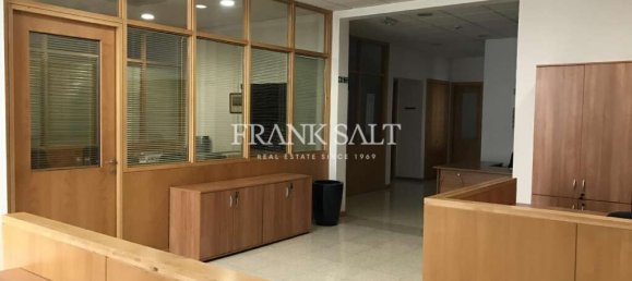 Bureau à Marsa, Malta 108m² No. 12962 2