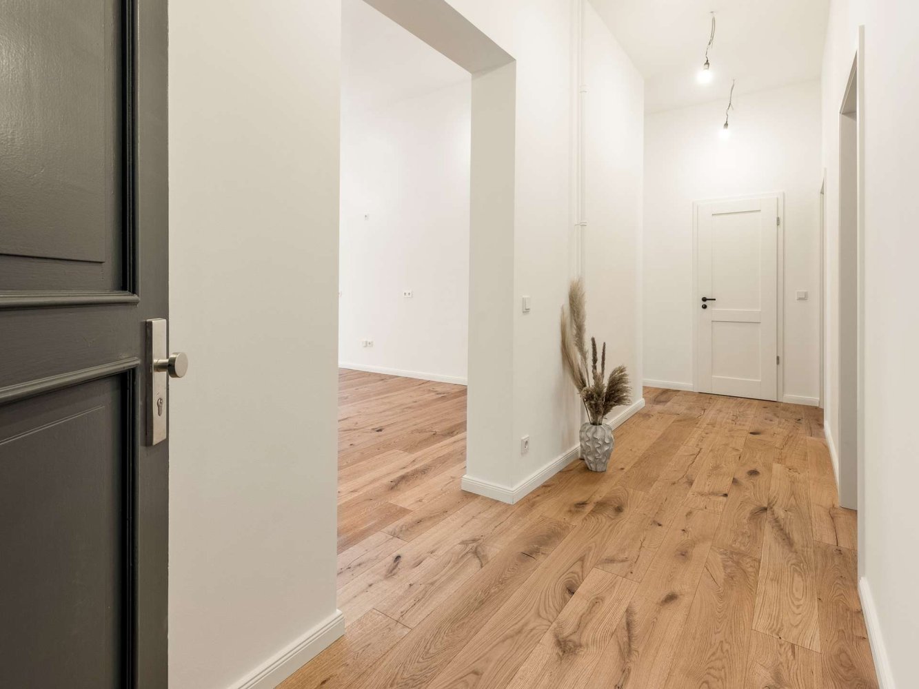 Квартира с 4 комнатами в Митте, Германия № 66116