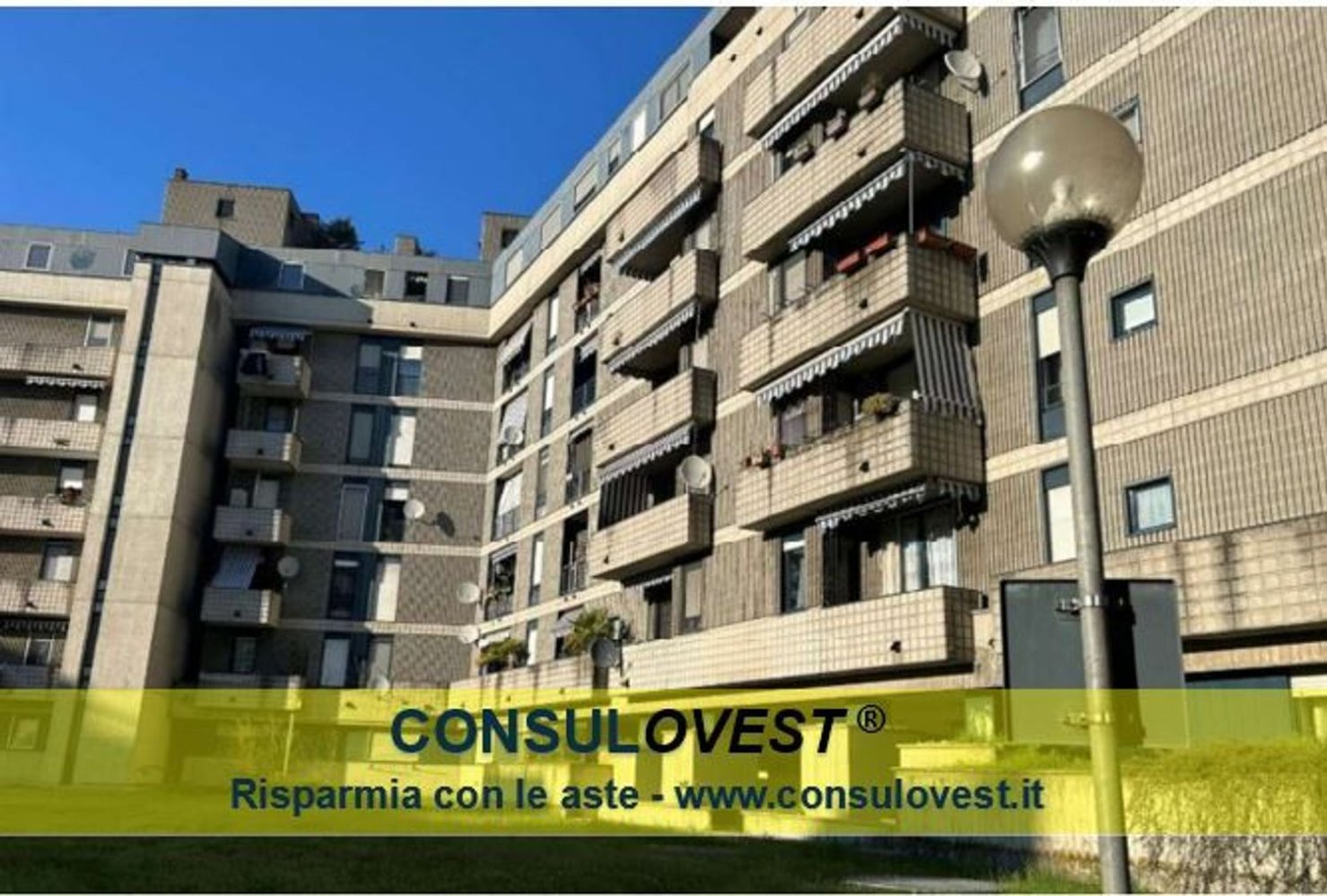 2-salle Appartement à Rho, Italy No. 331507