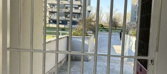 2-salle Appartement à Rho, Italy No. 331507 3