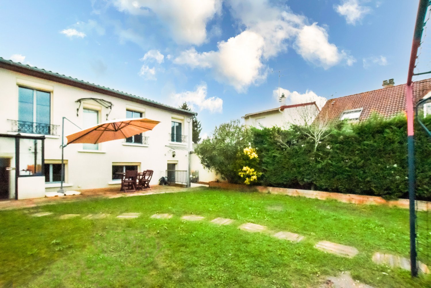 3 Schlafzimmer Haus in Nanterre, France, Nr. 146779