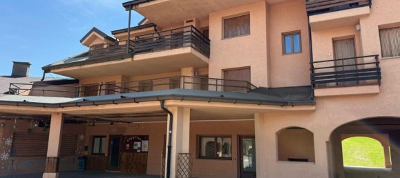 Gewerbliche Immobilie in Artogne, Italy 2140m², Nr. 285024 3