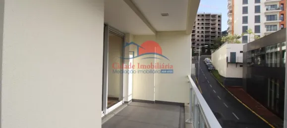 Apartamento de 3 dormitorios en Funchal, Portugal No. 100927 4