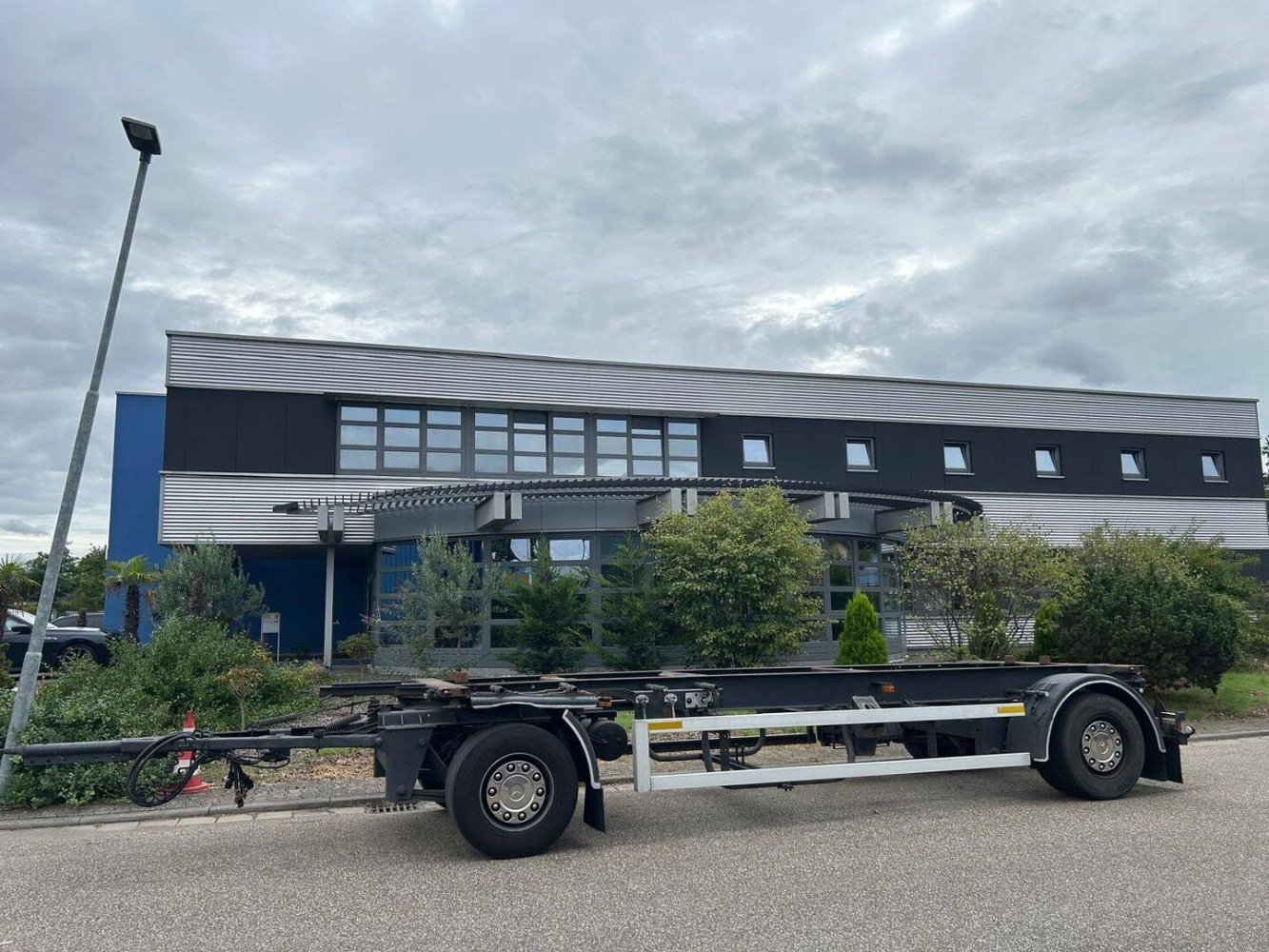 Склад 1014м² в Карлсруэ, Германия № 346083