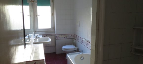 3 bedrooms Apartment in Genoa, Italy No. 335706 12