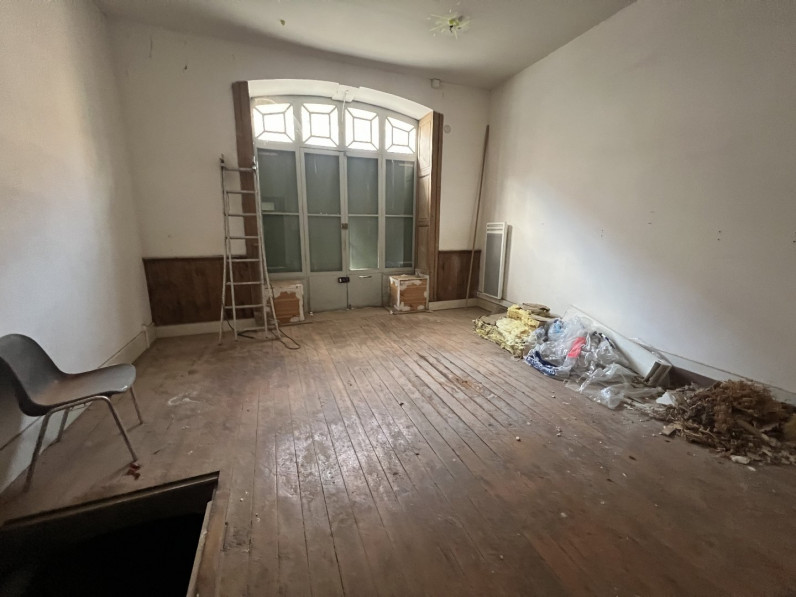  Commercial property in Toulouse, France No. 346638