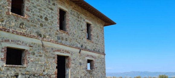 4 bedrooms House in Castiglione del Lago, Italy No. 371 6