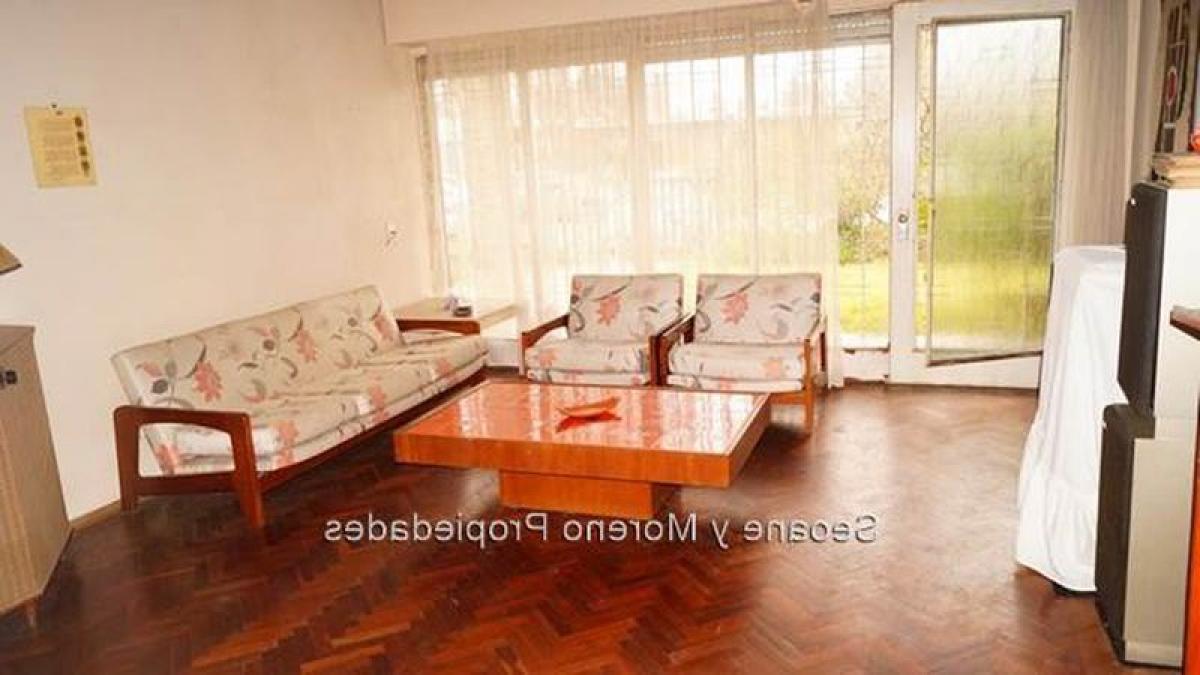 2 bedrooms House in Montevideo, Uruguay No. 5264