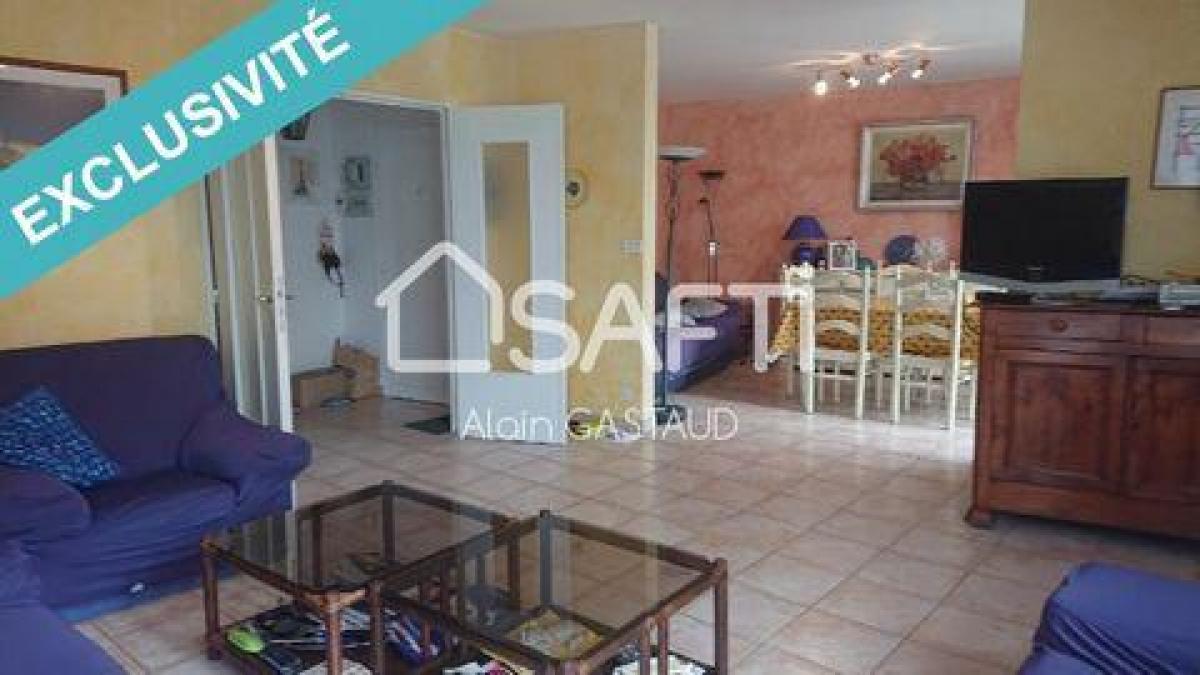 3 Schlafzimmer Wohnung in Saint-Raphael, France, Nr. 6795
